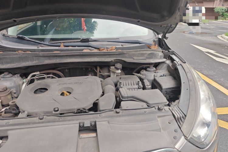 Used Hyundai ix35 2012 2.0L Automatic Two-Wheel Drive Elite Edition GLS Engine Bay Left