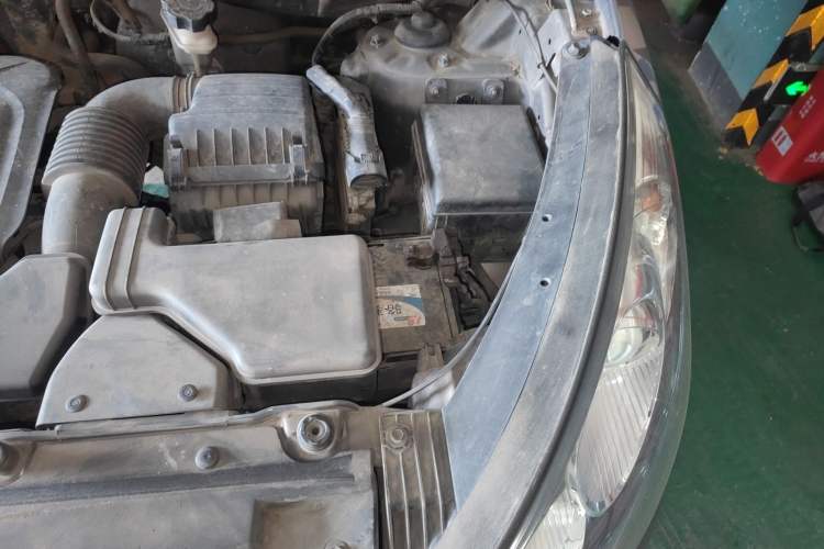 Used Hyundai ix35 2012 2.0L Manual Two-Wheel Drive New Edition GL Engine Bay Left