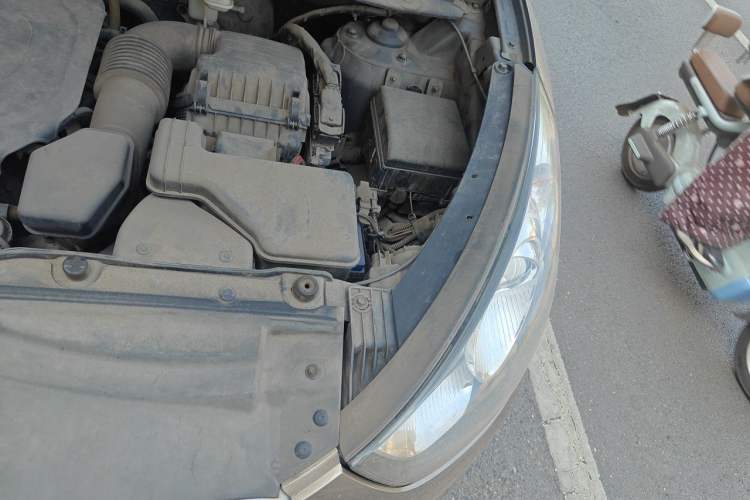 Used Hyundai ix35 2012 2.0L Automatic Two-Wheel Drive Elite Edition GLS Engine Bay Left