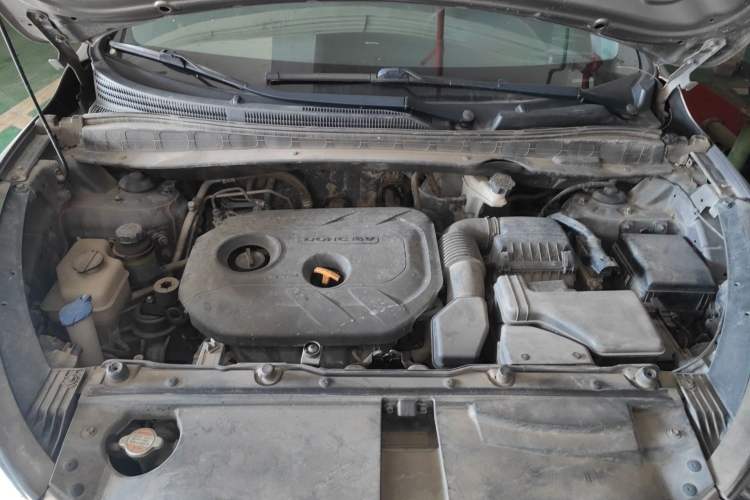 Used Hyundai ix35 2012 2.0L Manual Two-Wheel Drive New Edition GL Engine Bay