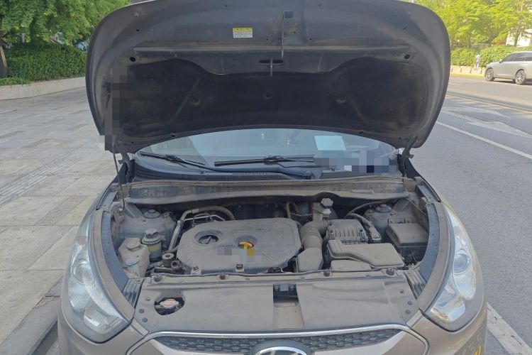 Used Hyundai ix35 2012 2.0L Automatic Two-Wheel Drive Elite Edition GLS Engine Bay