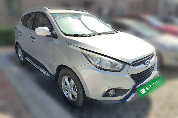 Used Hyundai ix35 2012 2.0L Automatic Two-Wheel Drive New Edition GL Exterior 2