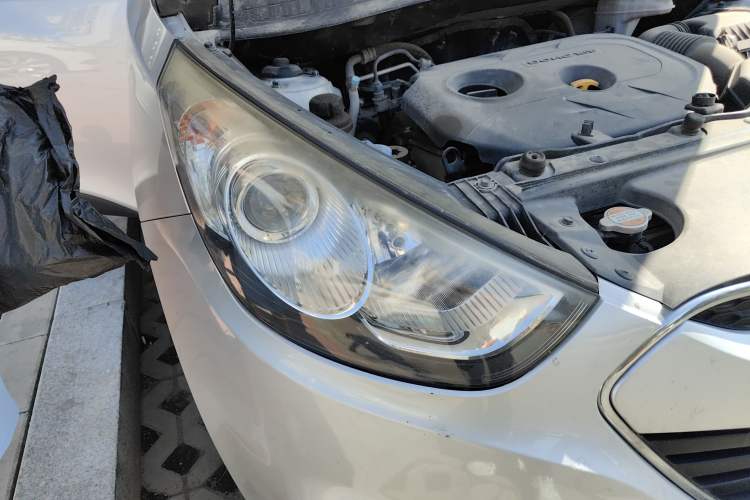 Used Hyundai ix35 2012 2.0L Automatic Two-Wheel Drive New Edition GL Exterior 6