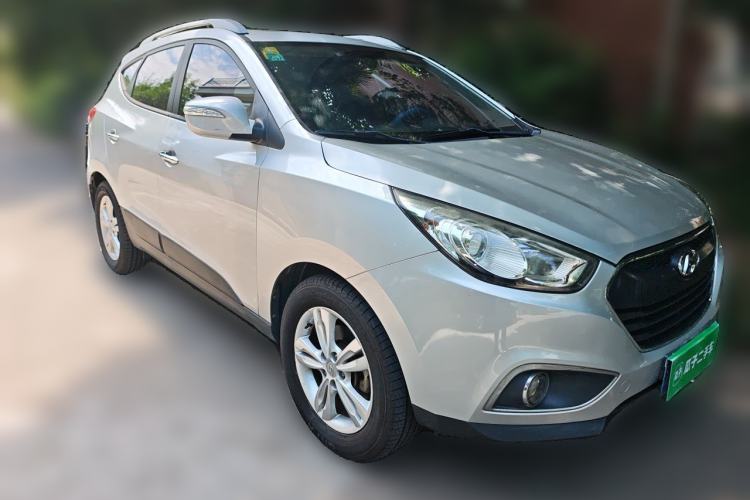 Used Hyundai ix35 2012 2.0L Automatic Two-Wheel Drive Elite Edition GLS Front Right 45 Deg