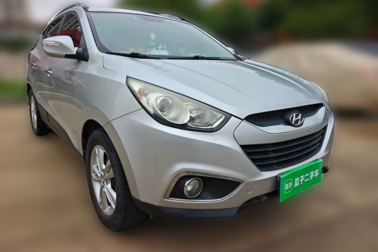 Used Hyundai ix35 2012 2.0L Automatic Two-Wheel Drive Elite Edition GLS Front Right 45 Deg