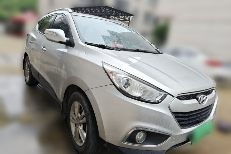 Used Hyundai ix35 2012 2.0L Automatic Two-Wheel Drive Elite Edition GLS Front Right 45 Deg