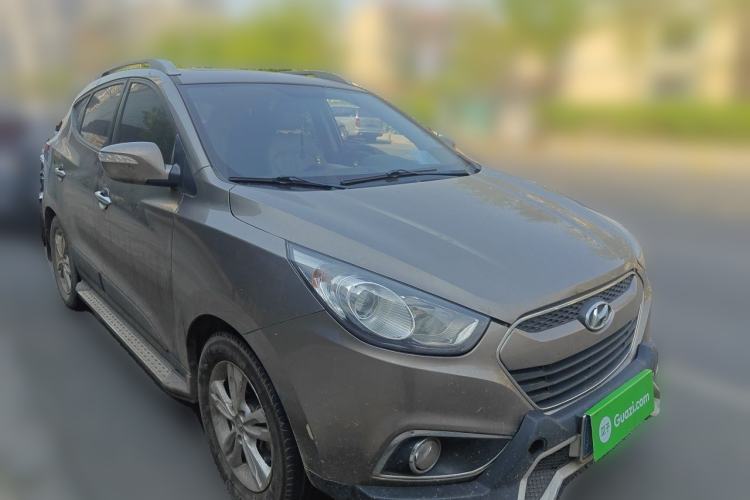 Used Hyundai ix35 2012 2.0L Automatic Two-Wheel Drive Elite Edition GLS Front Right 45 Deg