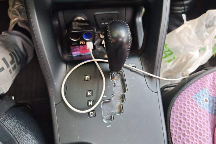 Used Hyundai ix35 2012 2.0L Automatic Two-Wheel Drive Elite Edition GLS Gear Lever