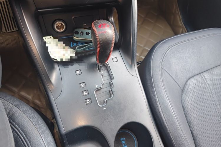 Used Hyundai ix35 2012 2.0L Automatic 4x4 Prestige Edition GLS Gear Lever