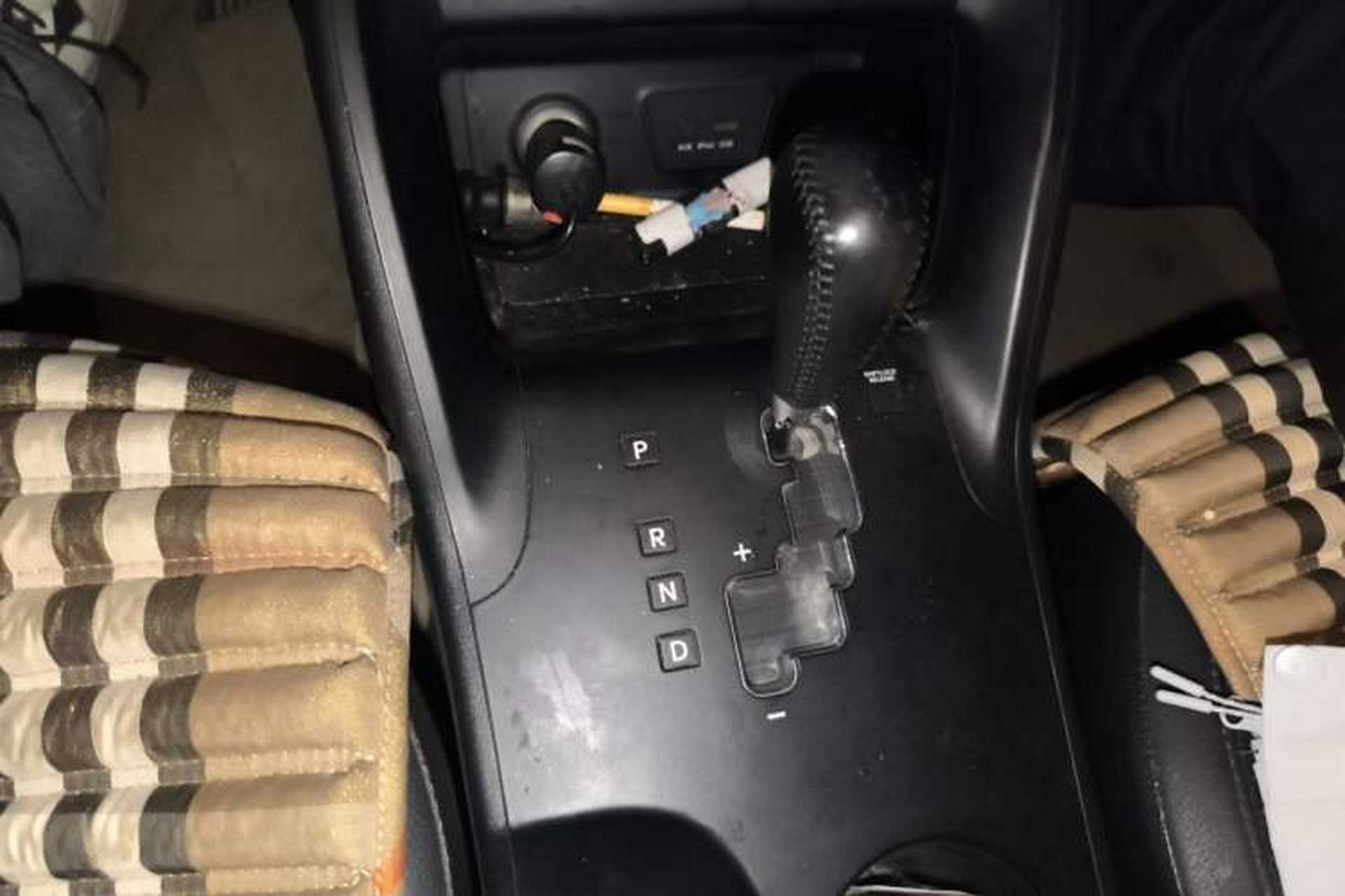 Used Hyundai ix35 2012 2.0L Automatic Two-Wheel Drive Elite Edition GLS Gear Lever