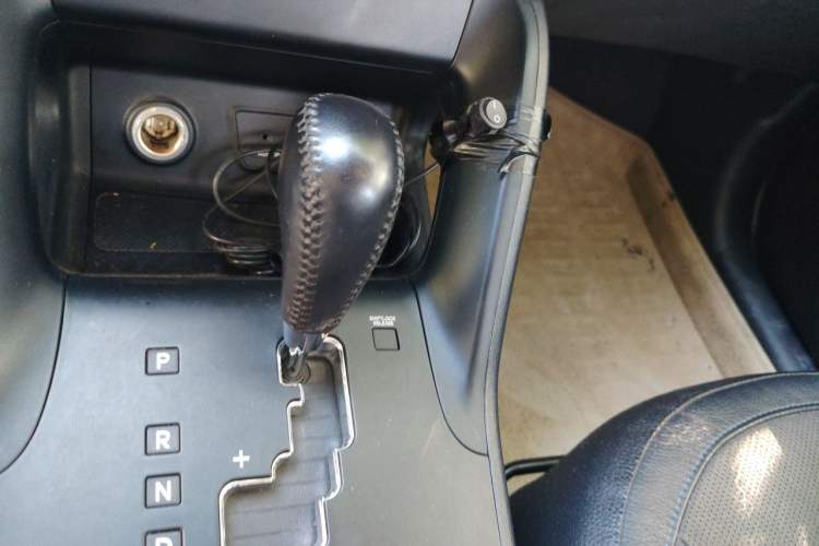 Used Hyundai ix35 2012 2.0L Automatic Two-Wheel Drive Elite Edition GLS Gear Lever