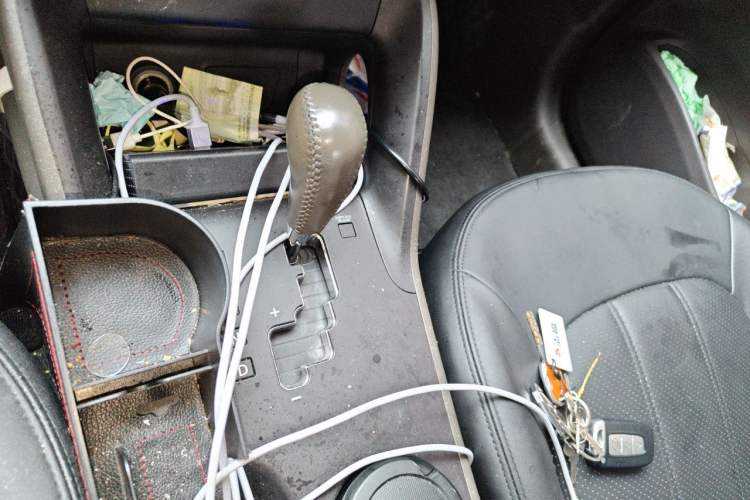 Used Hyundai ix35 2012 2.0L Automatic Two-Wheel Drive Elite Edition GLS Gear Lever