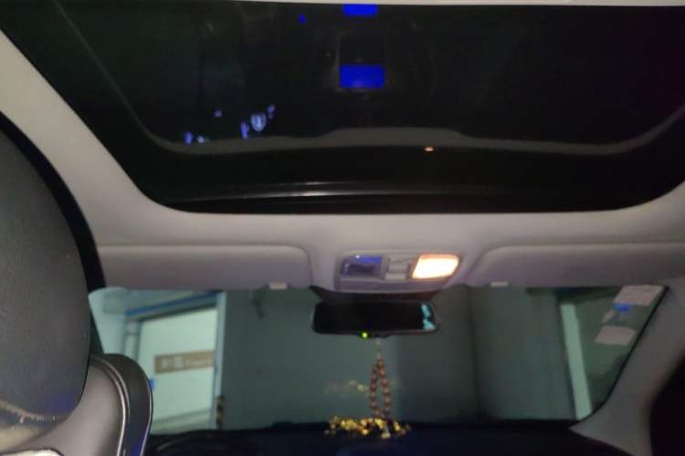 Used Hyundai ix35 2012 2.4L Automatic Two-Wheel Drive Prestige Edition GLS Headliner