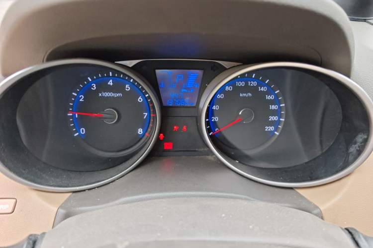 Used Hyundai ix35 2012 2.0L Automatic Two-Wheel Drive Elite Edition GLS Instrument Cluster