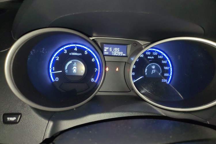 Used Hyundai ix35 2012 2.4L Automatic Two-Wheel Drive Prestige Edition GLS Instrument Cluster