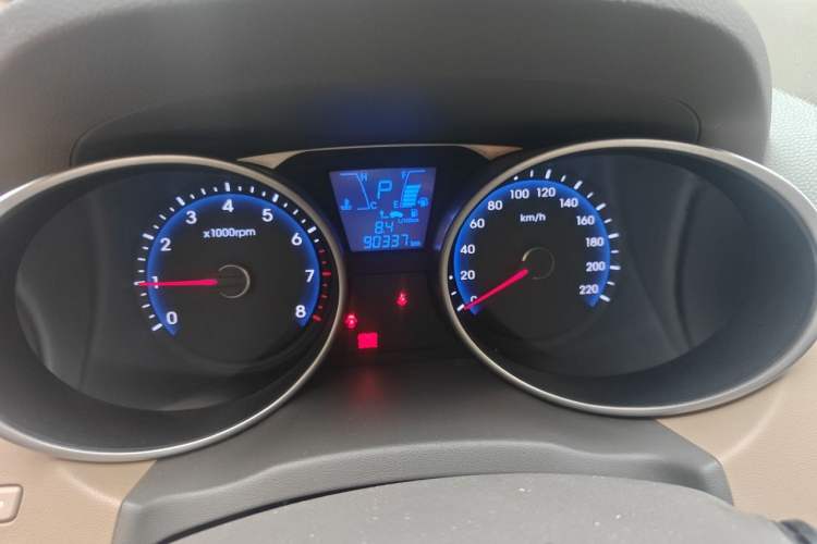 Used Hyundai ix35 2012 2.0L Automatic Two-Wheel Drive New Edition GL Instrument Cluster