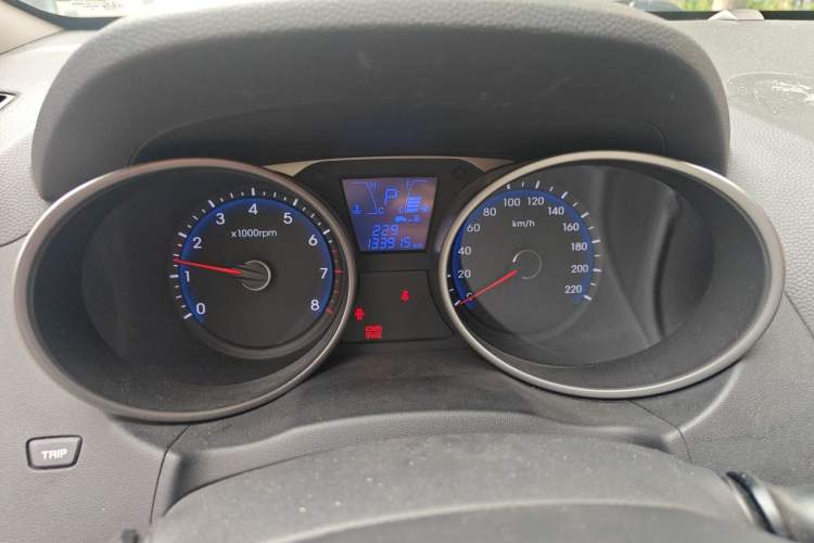 Used Hyundai ix35 2012 2.0L Automatic Two-Wheel Drive Elite Edition GLS Instrument Cluster