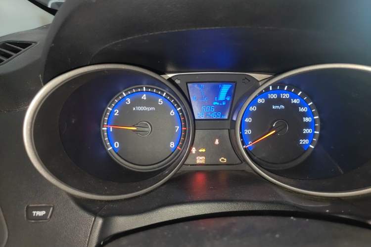 Used Hyundai ix35 2012 2.0L Manual Two-Wheel Drive New Edition GL Instrument Cluster