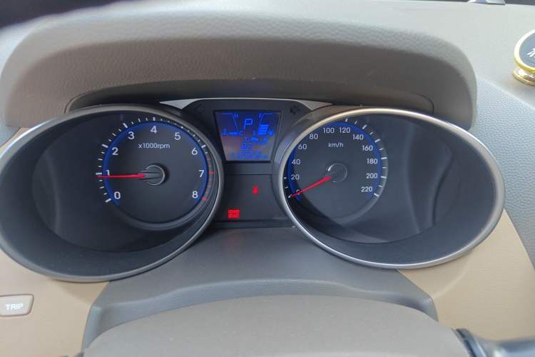 Used Hyundai ix35 2012 2.0L Automatic Two-Wheel Drive Elite Edition GLS Instrument Cluster