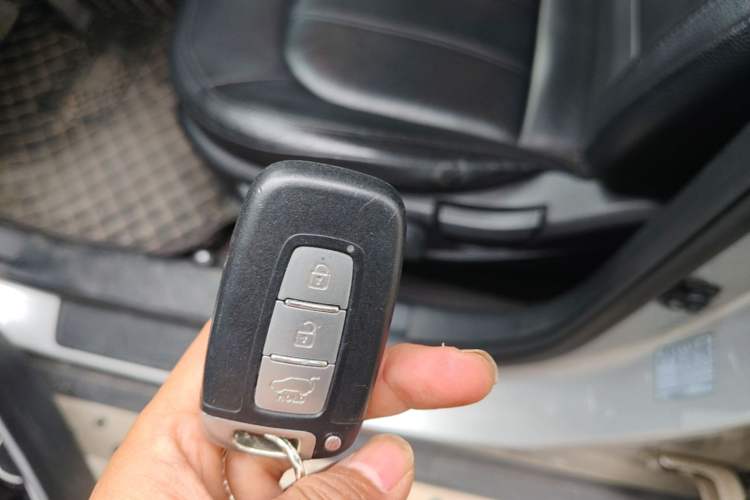 Used Hyundai ix35 2012 2.0L Automatic Two-Wheel Drive Elite Edition GLS Interior 1