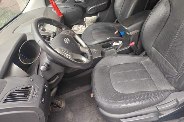 Used Hyundai ix35 2012 2.0L Automatic Two-Wheel Drive Elite Edition GLS Left Front Seat