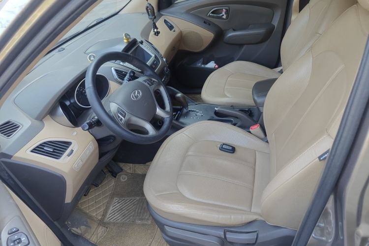 Used Hyundai ix35 2012 2.0L Automatic Two-Wheel Drive Elite Edition GLS Left Front Seat