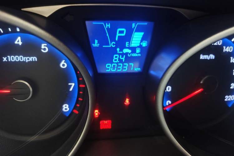 Used Hyundai ix35 2012 2.0L Automatic Two-Wheel Drive New Edition GL Odometer Close Up