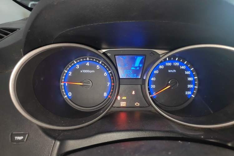 Used Hyundai ix35 2012 2.0L Manual Two-Wheel Drive New Edition GL Odometer Close Up