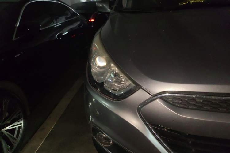 Used Hyundai ix35 2012 2.4L Automatic Two-Wheel Drive Prestige Edition GLS Right Front Headlight