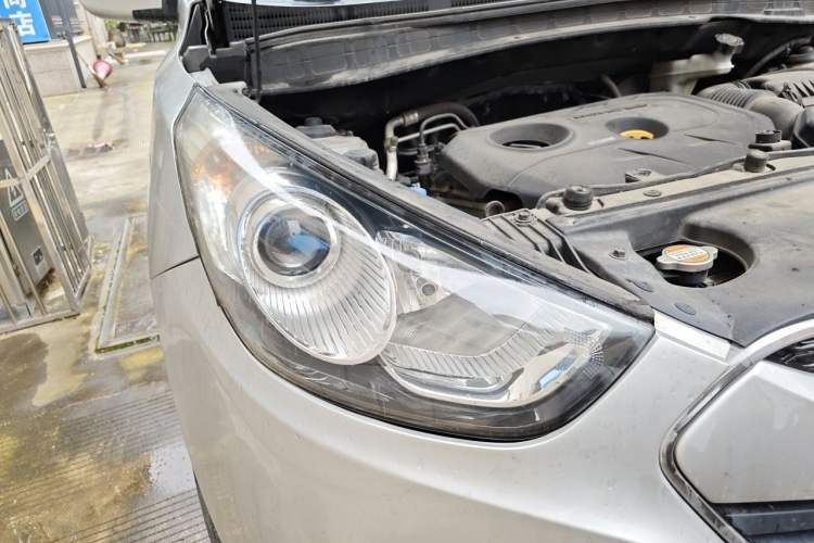 Used Hyundai ix35 2012 2.0L Automatic Two-Wheel Drive Elite Edition GLS Right Front Headlight