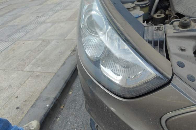Used Hyundai ix35 2012 2.0L Automatic Two-Wheel Drive Elite Edition GLS Right Front Headlight