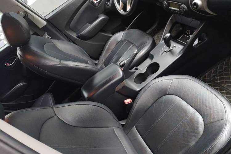 Used Hyundai ix35 2012 2.0L Automatic Two-Wheel Drive Elite Edition GLS Right Front Seat