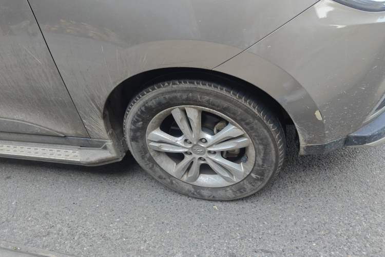Used Hyundai ix35 2012 2.0L Automatic Two-Wheel Drive Elite Edition GLS Right Front Wheel Hub