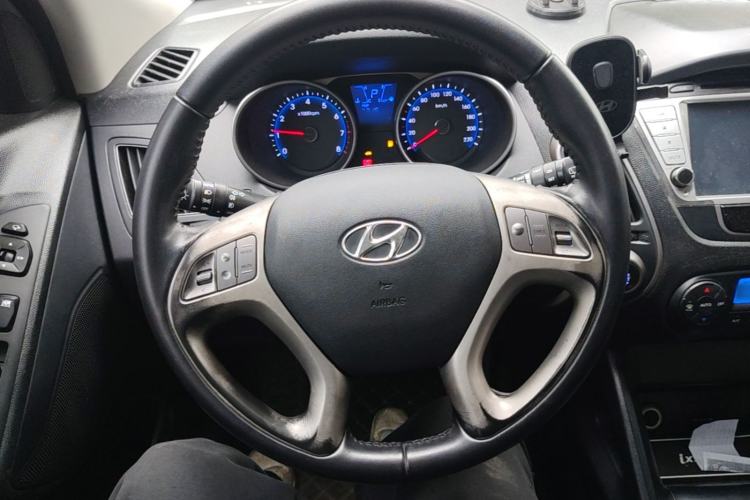 Used Hyundai ix35 2012 2.0L Automatic Two-Wheel Drive Elite Edition GLS Steering Wheel