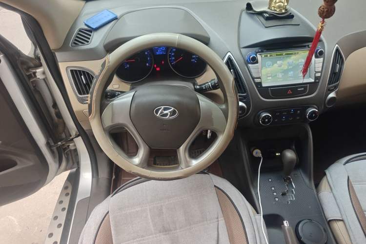 Used Hyundai ix35 2012 2.0L Automatic Two-Wheel Drive New Edition GL Steering Wheel