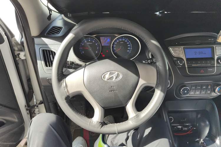 Used Hyundai ix35 2012 2.0L Automatic Two-Wheel Drive New Edition GL Steering Wheel
