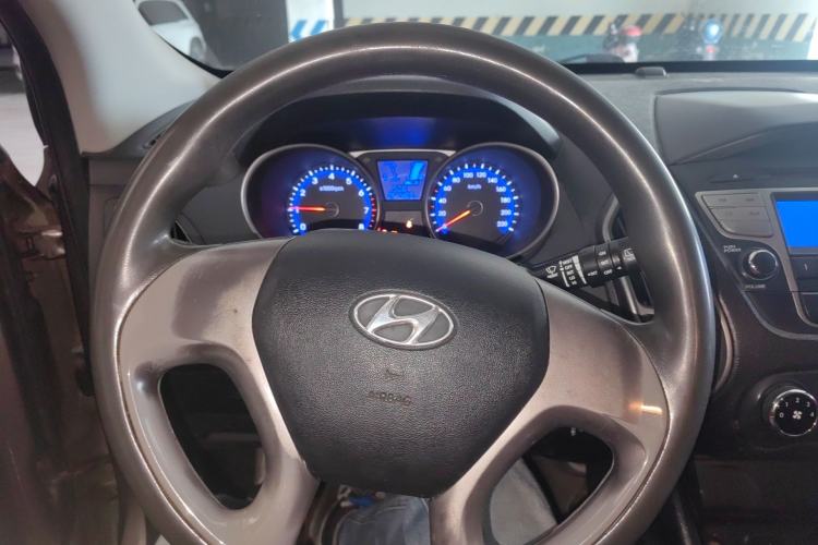 Used Hyundai ix35 2012 2.0L Manual Two-Wheel Drive New Edition GL Steering Wheel