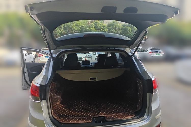 Used Hyundai ix35 2012 2.0L Automatic 4x4 Prestige Edition GLS Trunk