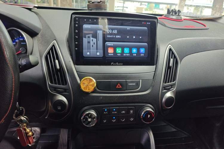 Used Hyundai ix35 2012 2.0L Automatic Two-Wheel Drive New Edition GL Audio And AC Panel