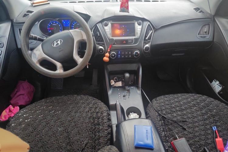 Used Hyundai ix35 2012 2.0L Automatic Two-Wheel Drive New Edition GL Center Console