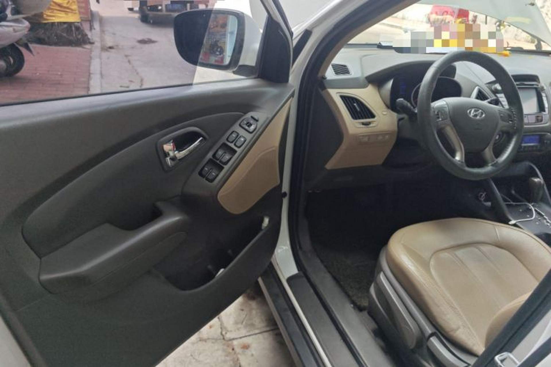 Used Hyundai ix35 2012 2.0L Automatic Two-Wheel Drive Elite Edition GLS Driver Seat