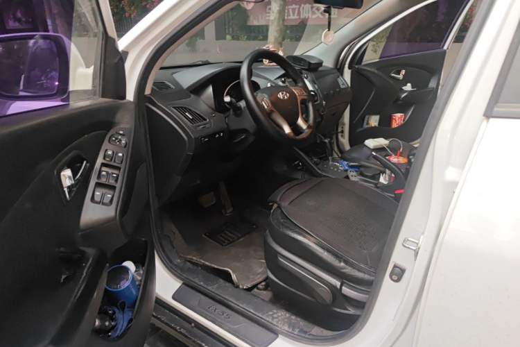 Used Hyundai ix35 2012 2.0L Automatic Two-Wheel Drive Elite Edition GLS Driver Seat