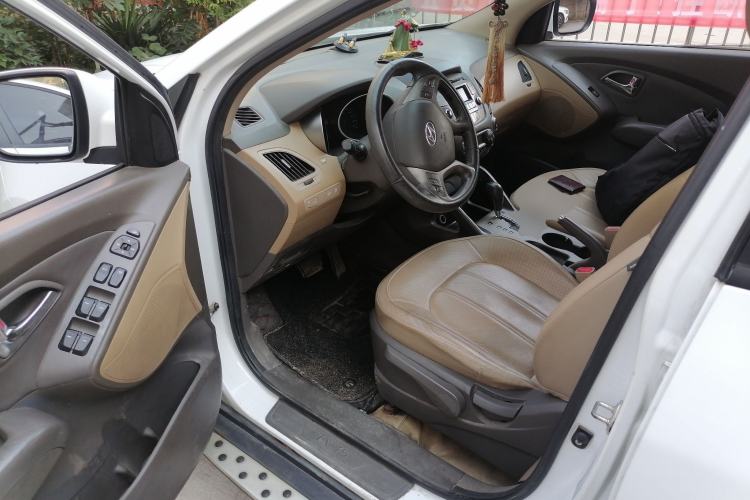 Used Hyundai ix35 2012 2.0L Automatic Two-Wheel Drive Elite Edition GLS Driver Seat