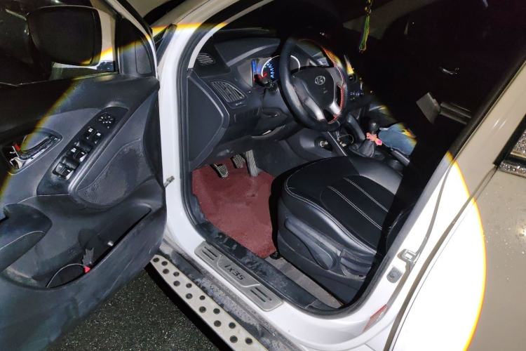 Used Hyundai ix35 2012 2.0L Manual Two-Wheel Drive New Edition GL Driver Seat