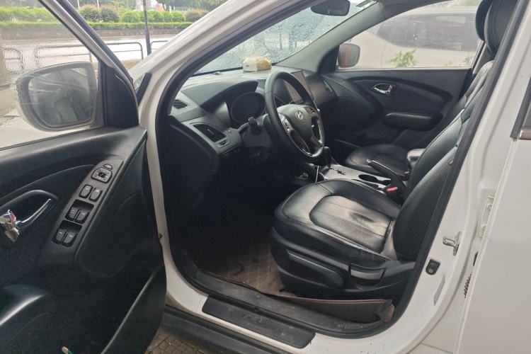 Used Hyundai ix35 2012 2.0L Automatic Two-Wheel Drive Elite Edition GLS Driver Seat