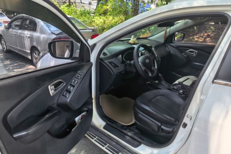 Used Hyundai ix35 2012 2.0L Automatic Two-Wheel Drive Elite Edition GLS Driver Seat