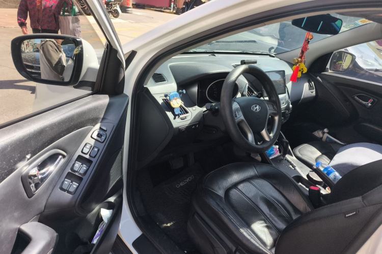 Used Hyundai ix35 2012 2.0L Automatic Two-Wheel Drive Elite Edition GLS Driver Seat