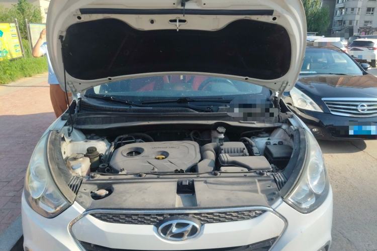 Used Hyundai ix35 2012 2.0L Automatic Two-Wheel Drive Elite Edition GLS Engine Bay