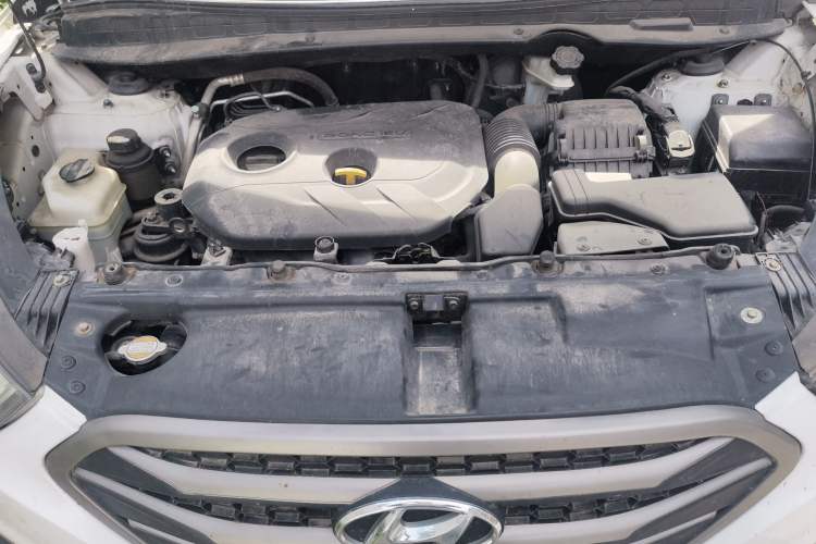 Used Hyundai ix35 2012 2.0L Automatic Two-Wheel Drive Elite Edition GLS Engine Bay