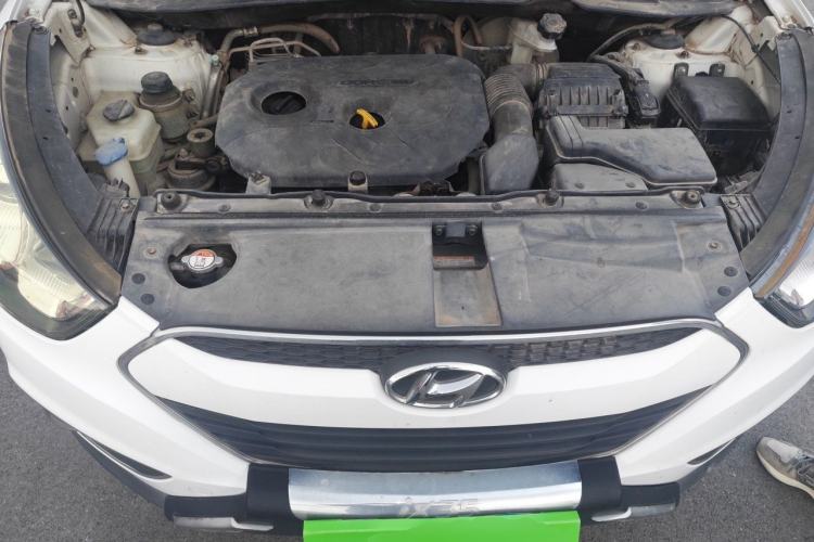 Used Hyundai ix35 2012 2.0L Automatic Two-Wheel Drive New Edition GL Engine Bay